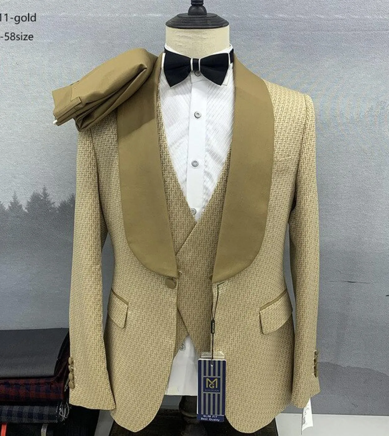 2022 Fashion New Men Casual Boutique Business Wedding Hosting Performance Tre pezzi Golden Suit Blazer Giacca Gilet P