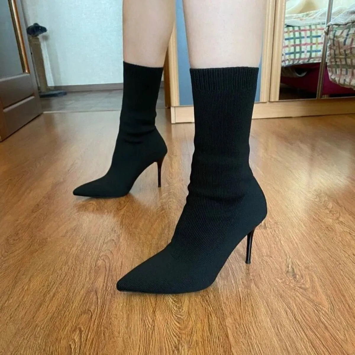 2023 stivaletti elastici da donna ultimo autunno stivaletti corti a punta scarpe da donna con tacco alto da festa in tinta unita