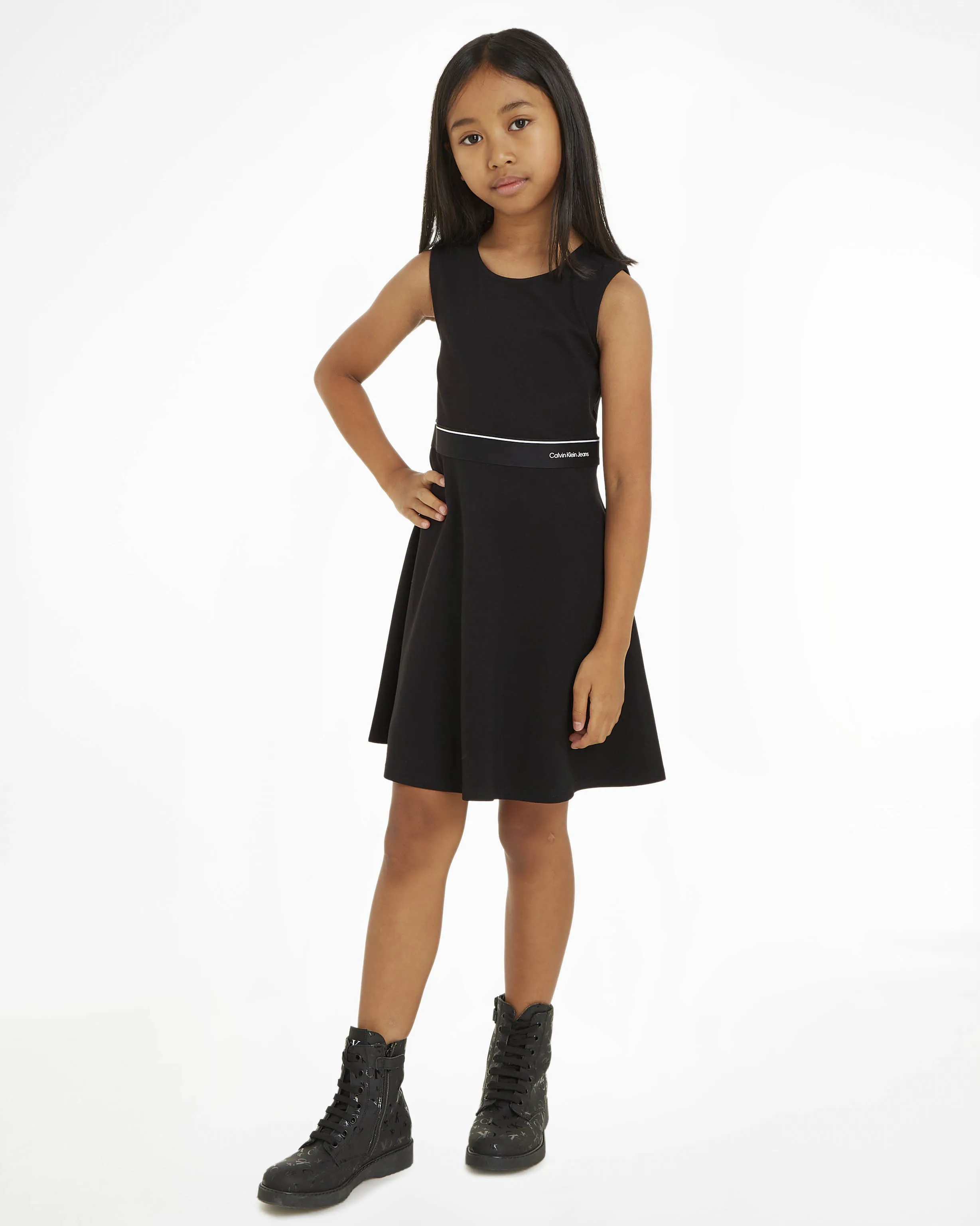 Abito fit and flare smanicato nero in punto milano con fascia porta logo 10-16 anni
