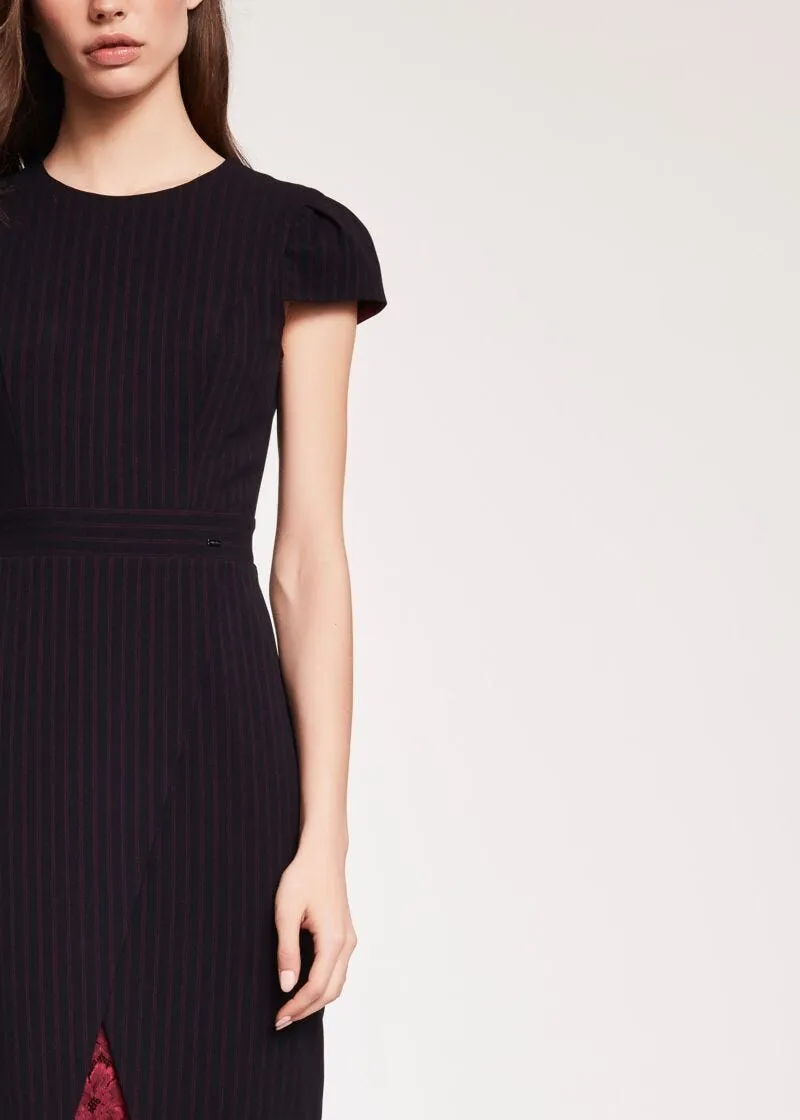 Abito gessato con pizzo