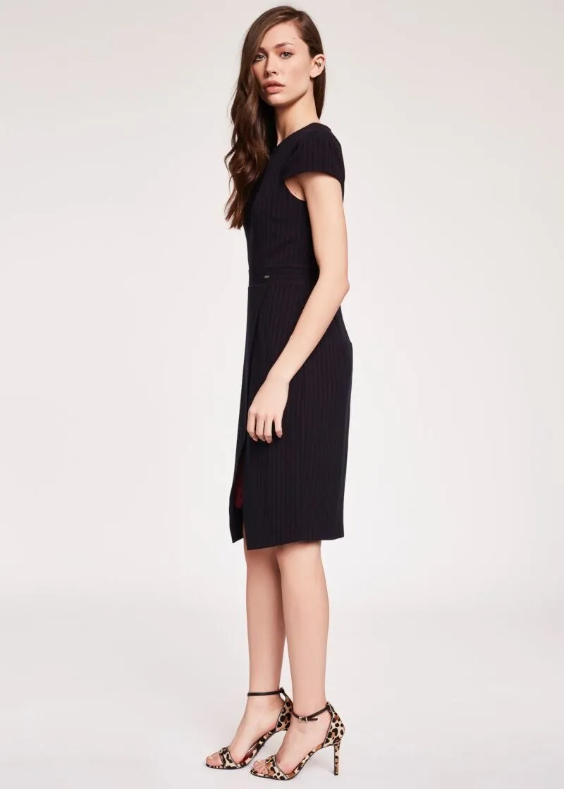 Abito gessato con pizzo