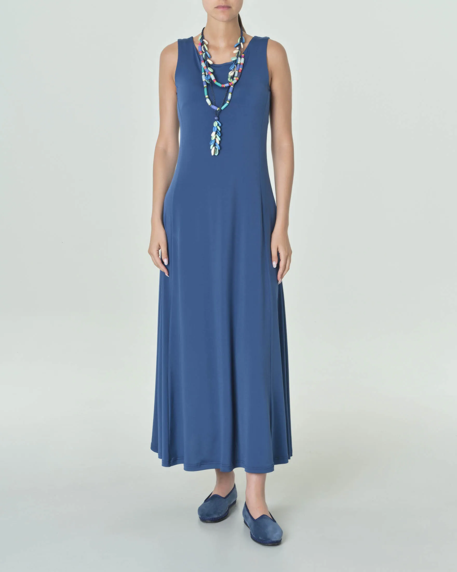 Abito lungo blu China smanicato in jersey stretch dalla linea svasata