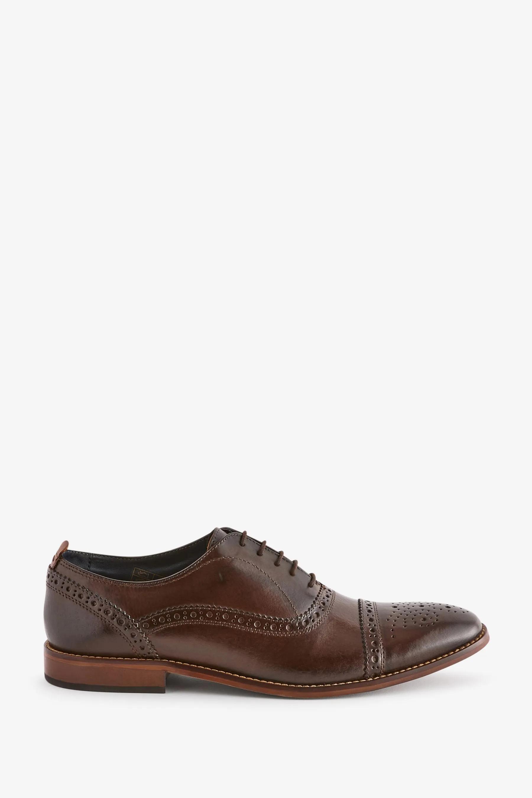 Base London Cast Scarpe Brogue con lacci    
