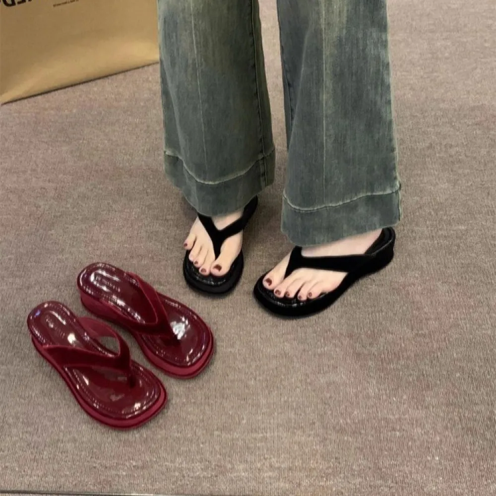 Infradito con plateau con suola spessa Scarpe da donna per abbigliamento esterno 2024 Nuove infradito estive Sandali da spiaggia