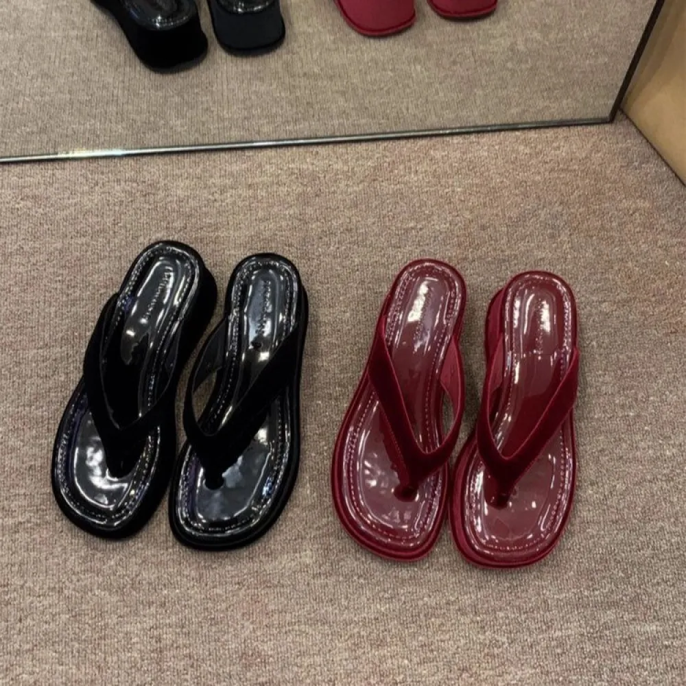 Infradito con plateau con suola spessa Scarpe da donna per abbigliamento esterno 2024 Nuove infradito estive Sandali da spiaggia