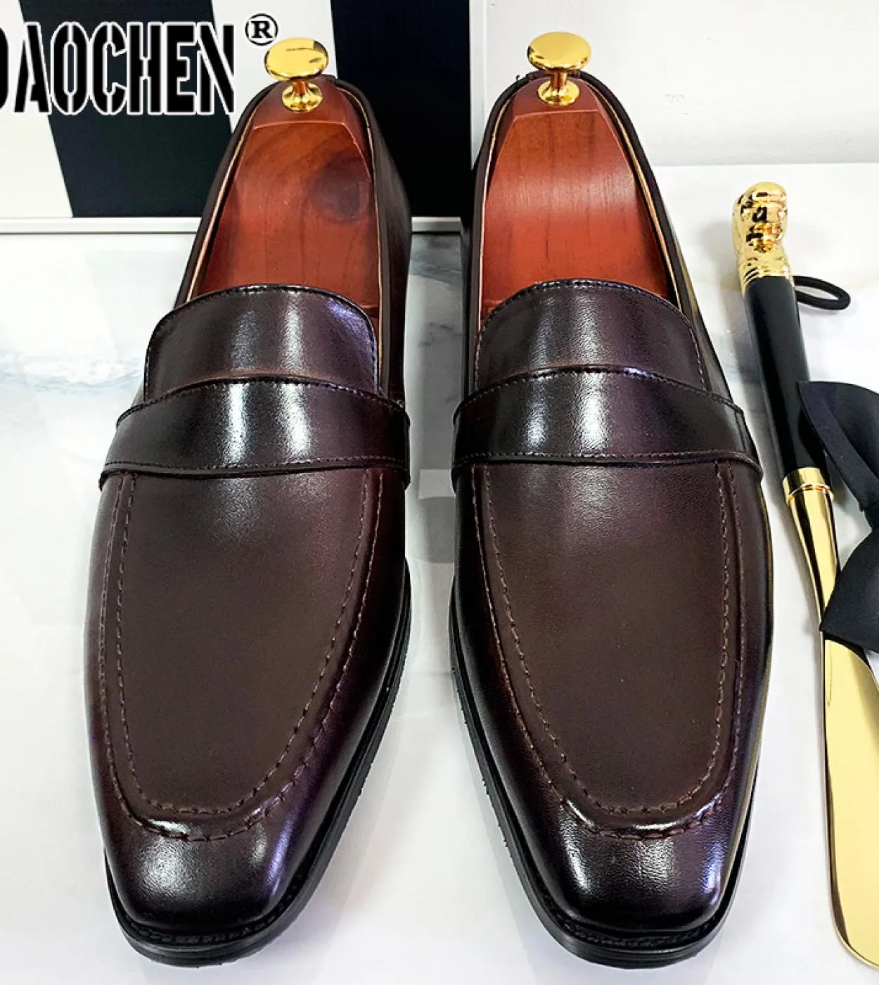 Mocassini da uomo di design di marca di lusso Scarpe Slip On Scarpe casual da uomo Marrone Scarpe da ufficio in vera pelle per b