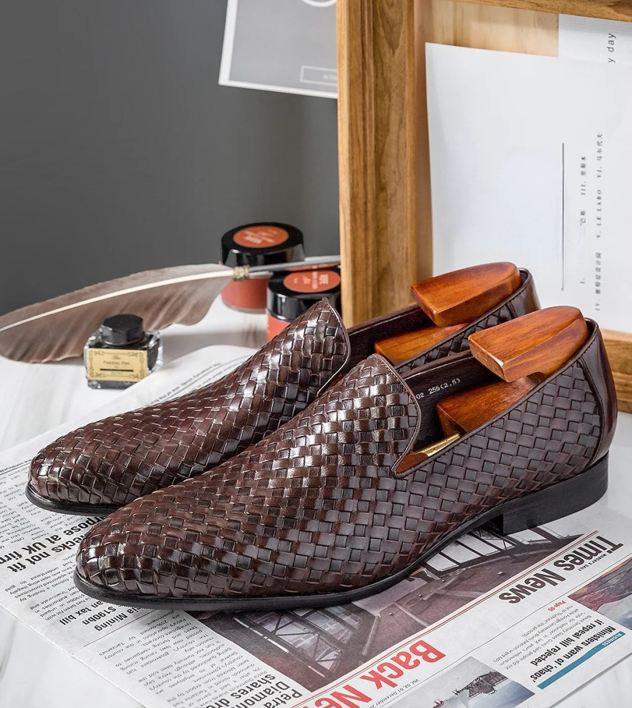 Mocassini da uomo italiani di lusso in vera pelle moda nera slip on scarpe da lavoro da lavoro da uomo fatte a mano da uomo 2023
