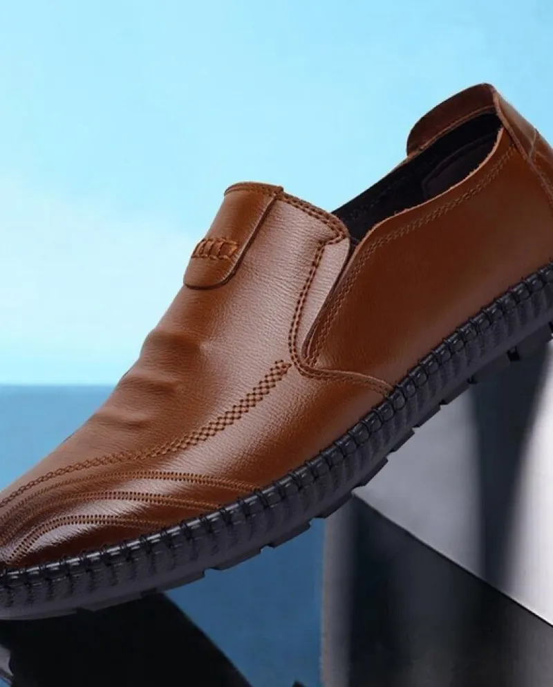 Mocassini da uomo Low Top Slip On Single Shoes Scarpe casual in pelle 2022 New Flat Cosy Scarpe da papà di mezza età e anziani F