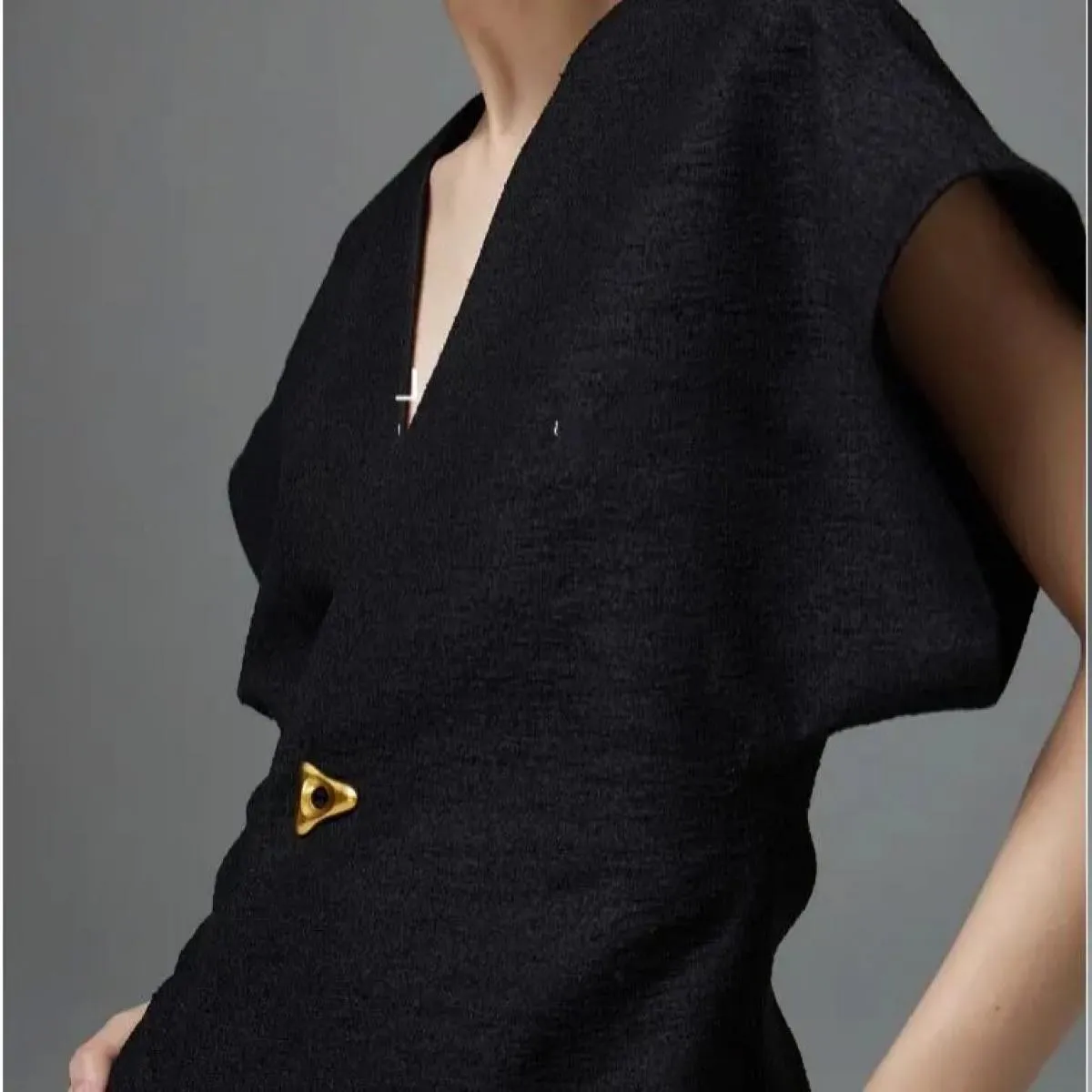 Moda Donna Camicetta 2023 Bottoni irregolari Manica corta Scollo a V Camicia da donna Estate Nuovo Casual Nero Gilet Top Moda C