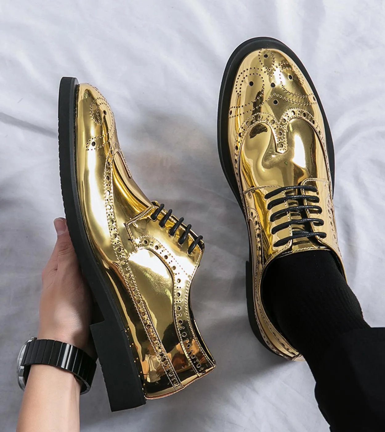 New In Gold Brogue Shoes For Men Wedding Lace Up Primavera Autunno Taglia 38 46 Scarpe da uomo fatte a mano Spedizione gratuita