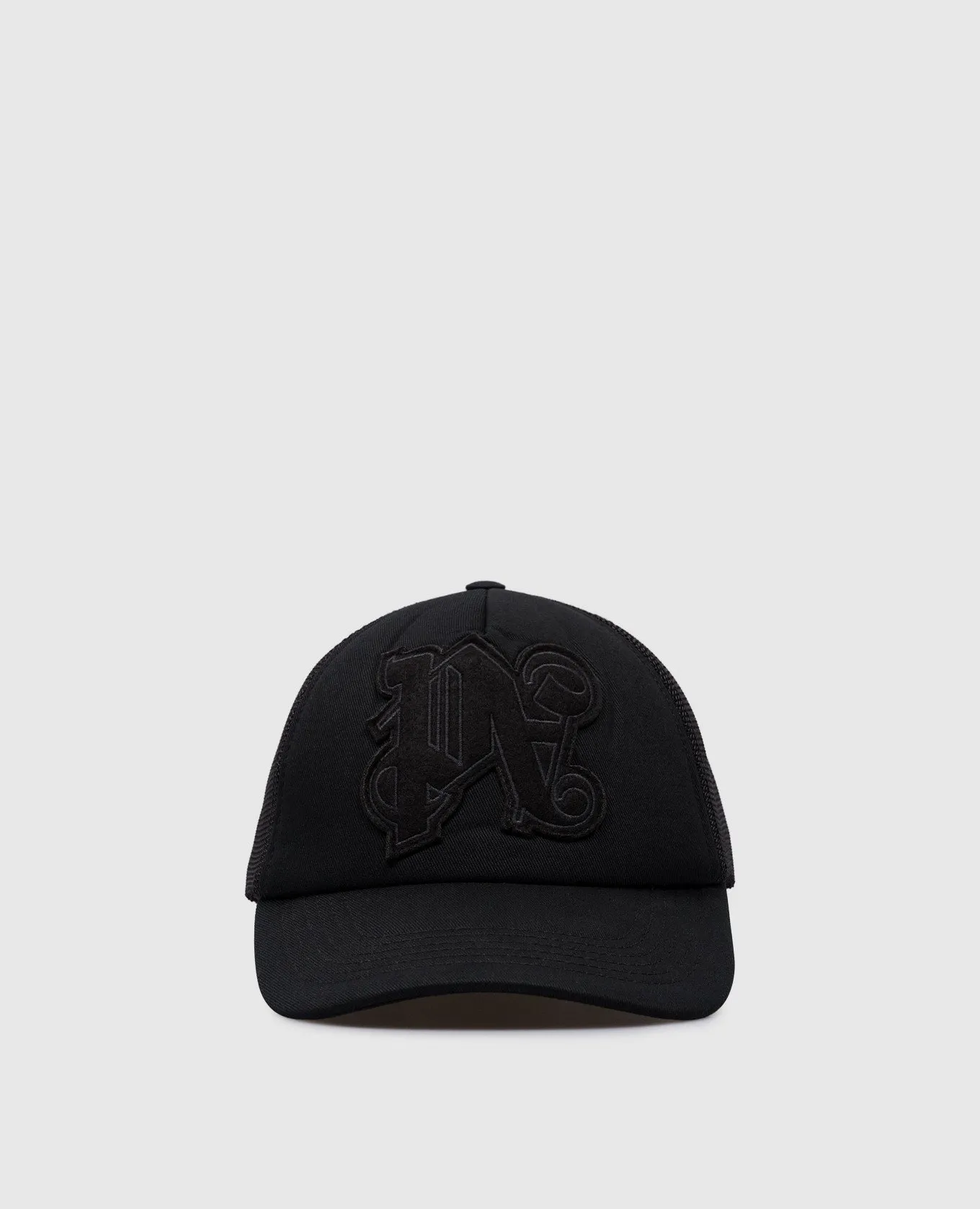 Palm Angels Berretto nero con patch monogramma logo PMLB105F24FAB001