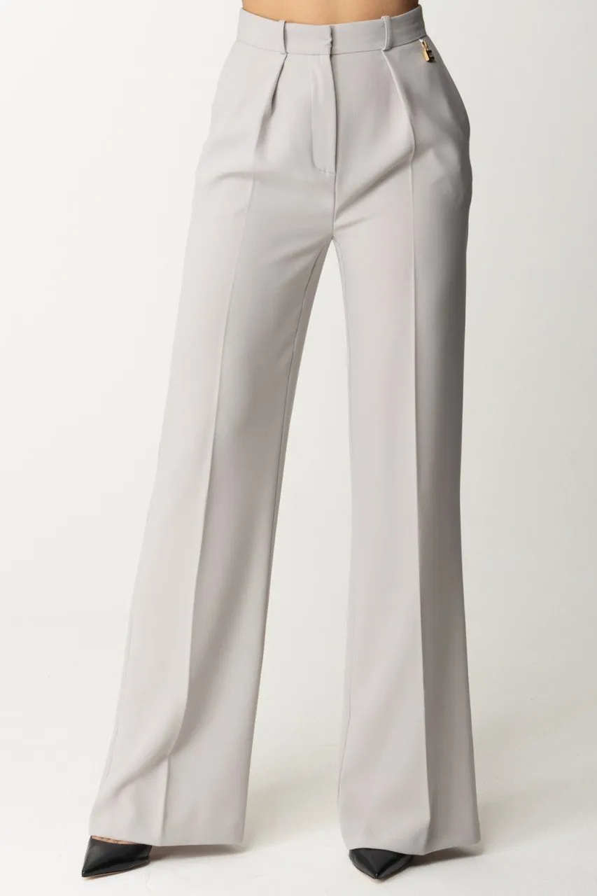 Pantaloni con charm logo Perla