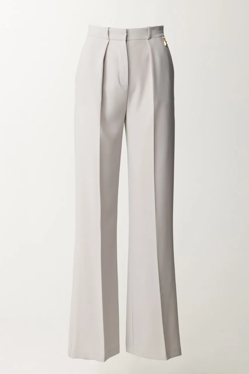 Pantaloni con charm logo Perla