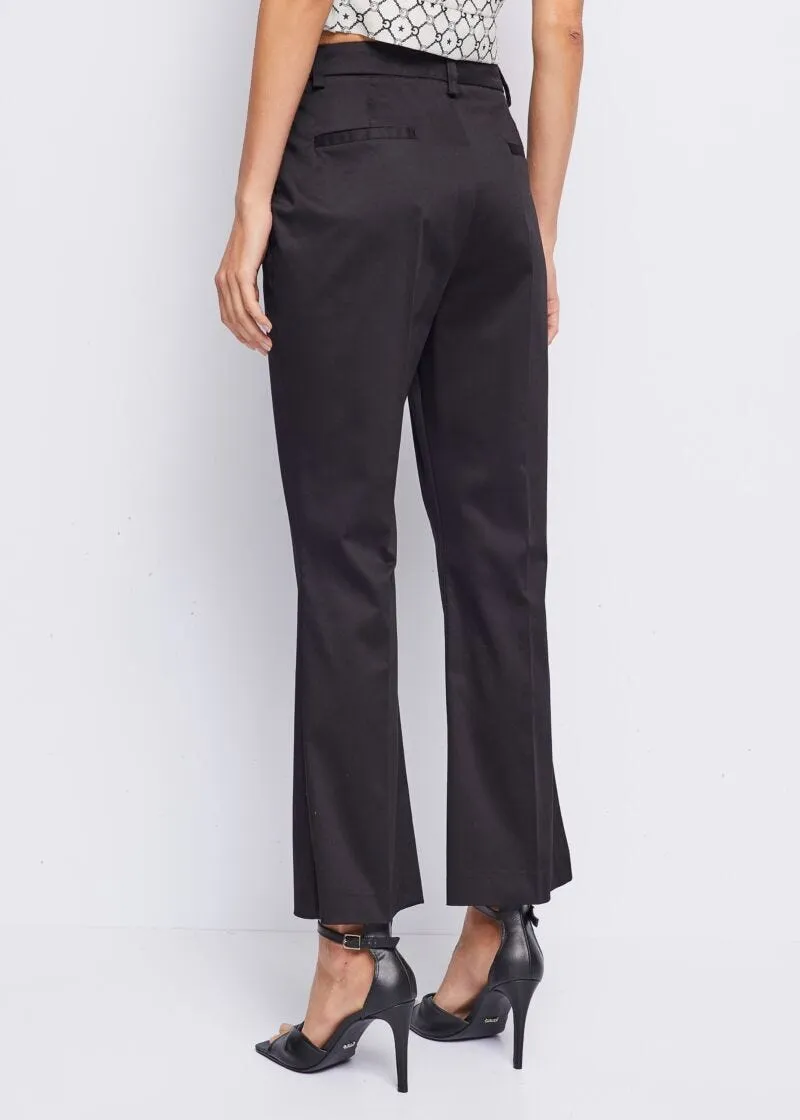 Pantaloni flare in cotone stretch