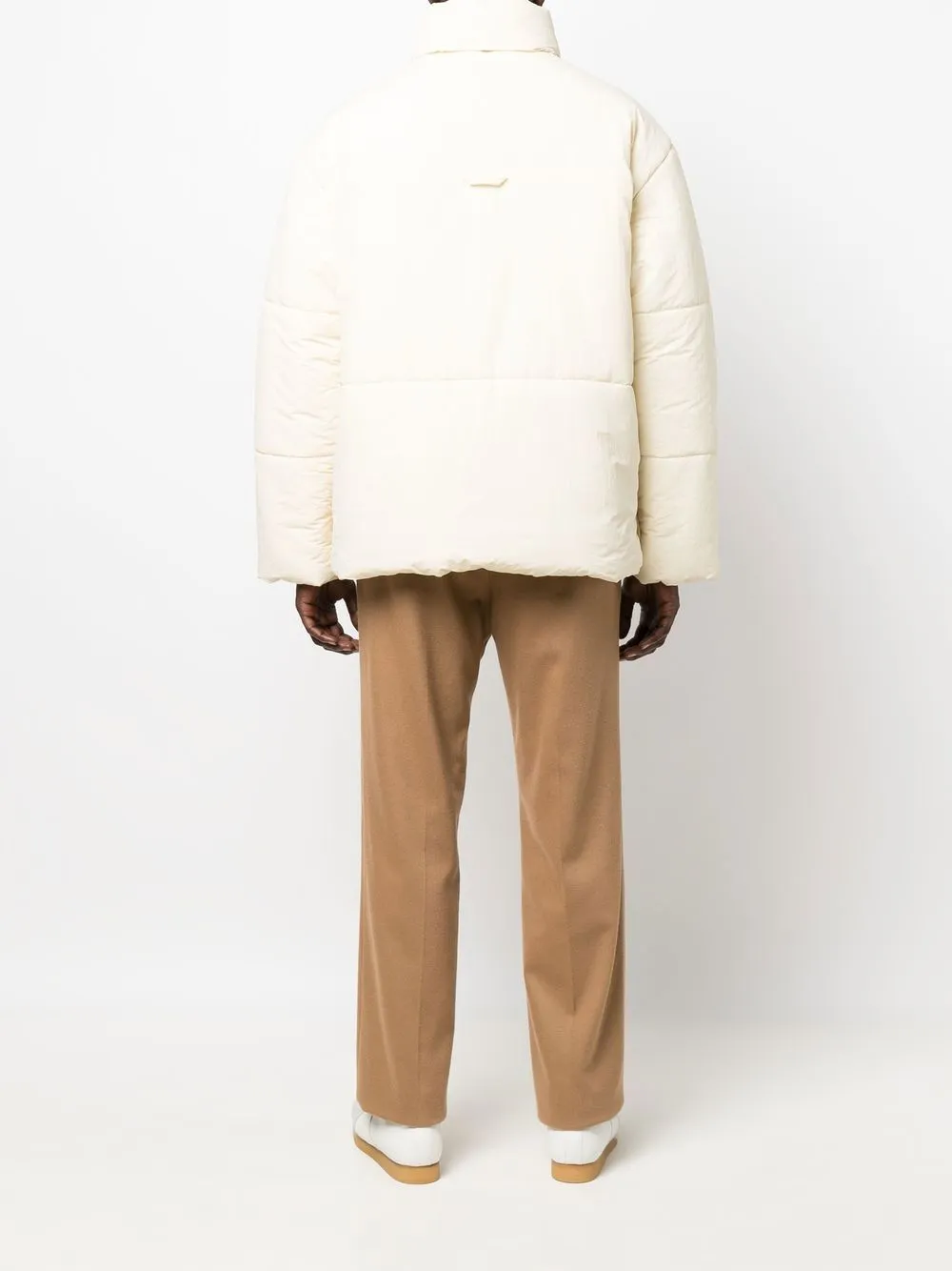 Piumino con tasche corto in beige - uomo