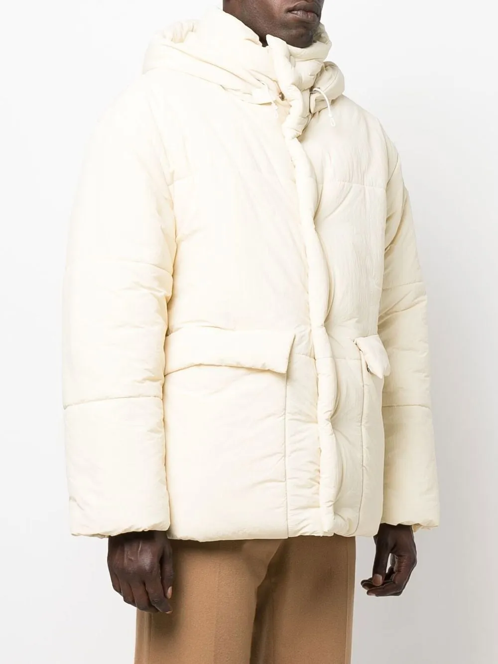 Piumino con tasche corto in beige - uomo