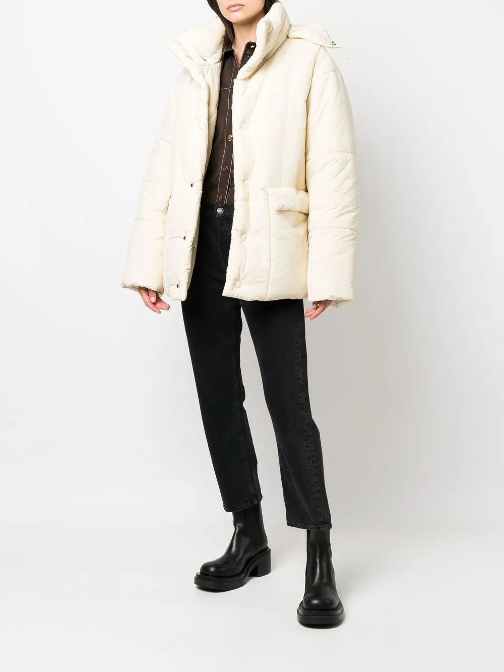 Piumino con tasche corto in beige - uomo