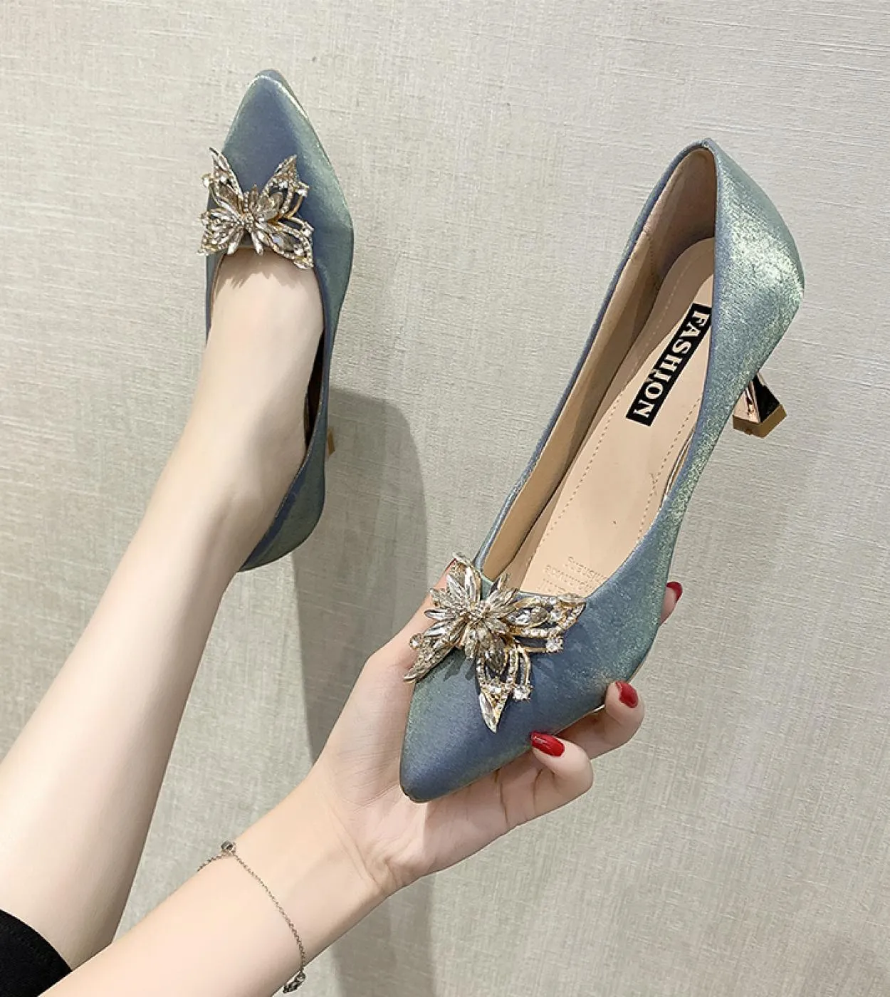 Primaveraautunno Décolleté da donna Slipon Arancione Moda Punta a punta Tacco alto con fibbia in metallo Scarpe da donna Zapato
