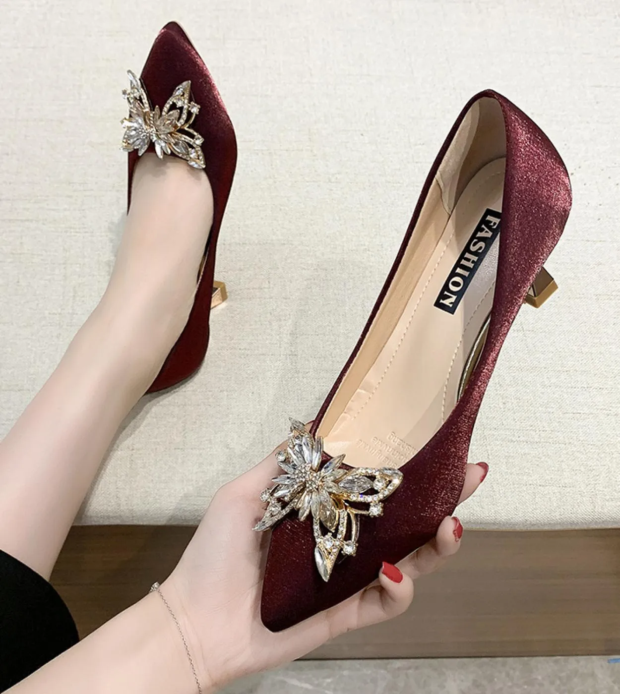 Primaveraautunno Décolleté da donna Slipon Arancione Moda Punta a punta Tacco alto con fibbia in metallo Scarpe da donna Zapato