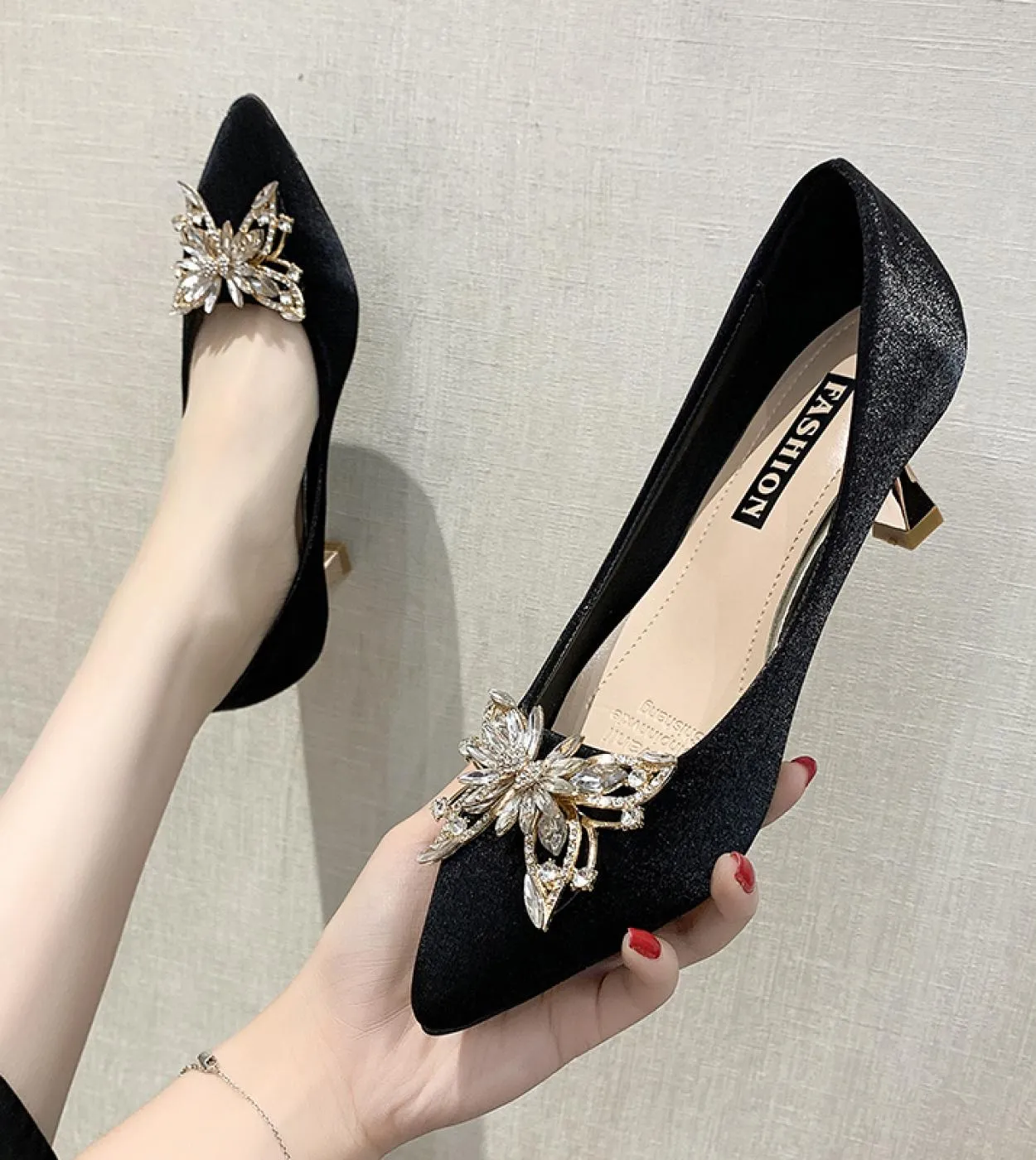 Primaveraautunno Décolleté da donna Slipon Arancione Moda Punta a punta Tacco alto con fibbia in metallo Scarpe da donna Zapato