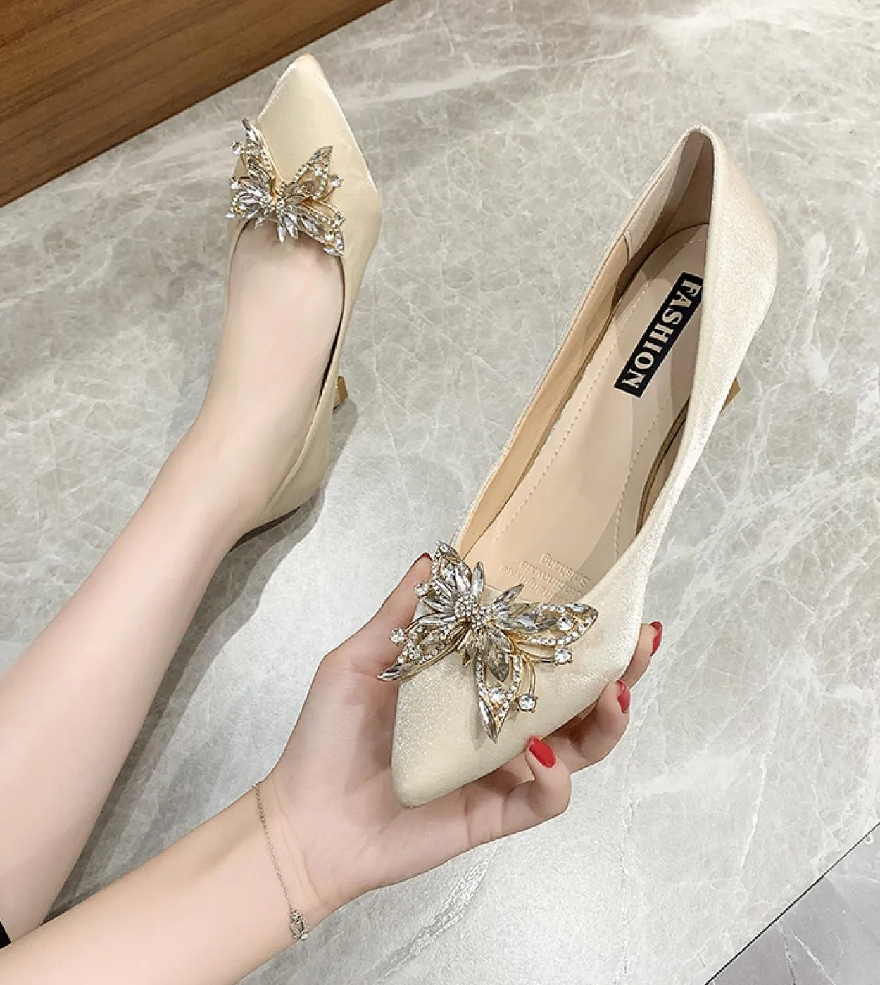 Primaveraautunno Décolleté da donna Slipon Arancione Moda Punta a punta Tacco alto con fibbia in metallo Scarpe da donna Zapato