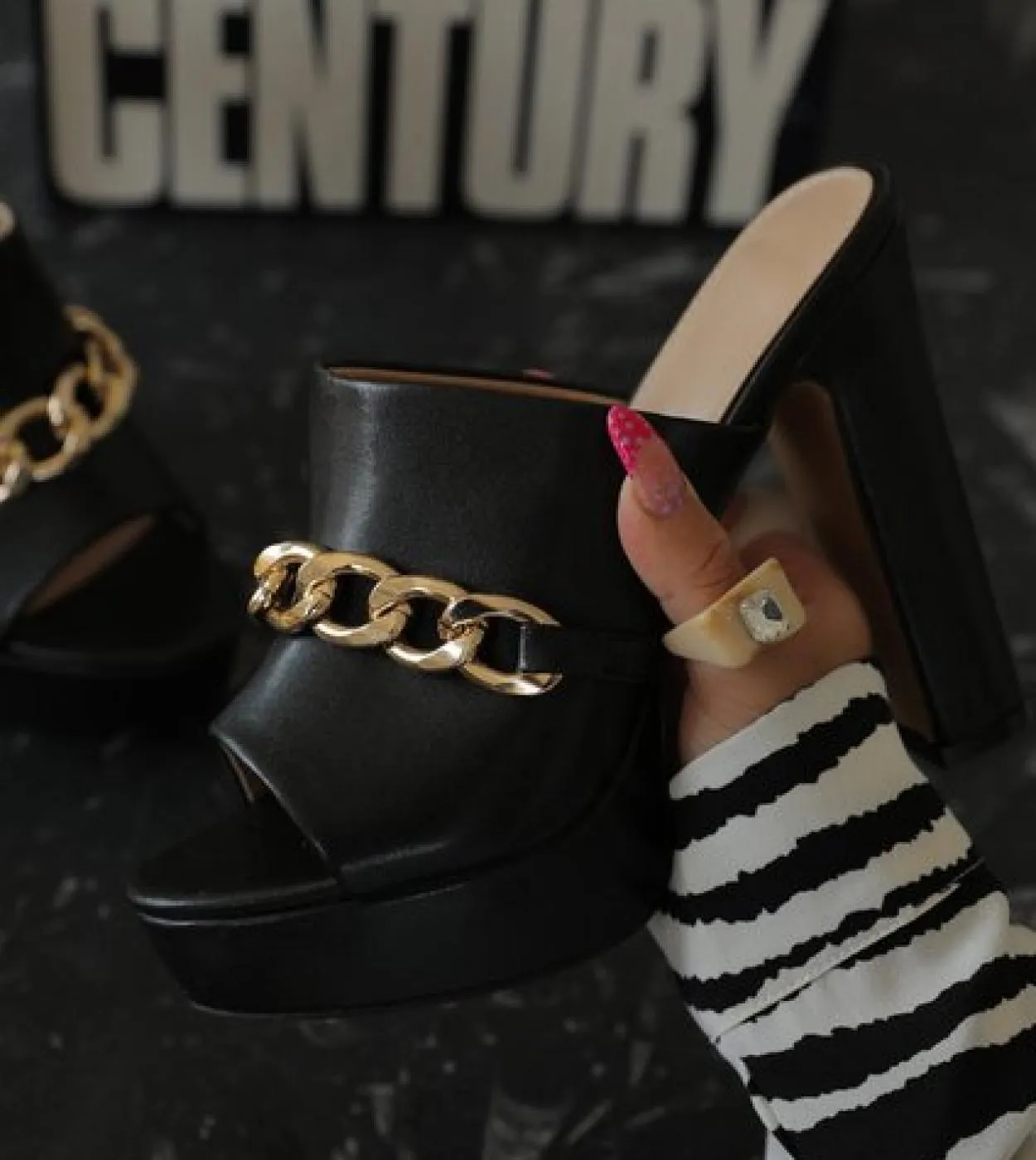 Sandali con plateau alla moda Chunky Tacchi altissimi Scarpe da donna con catena Slingback Pantofole peep toe Brevi sandali Muje