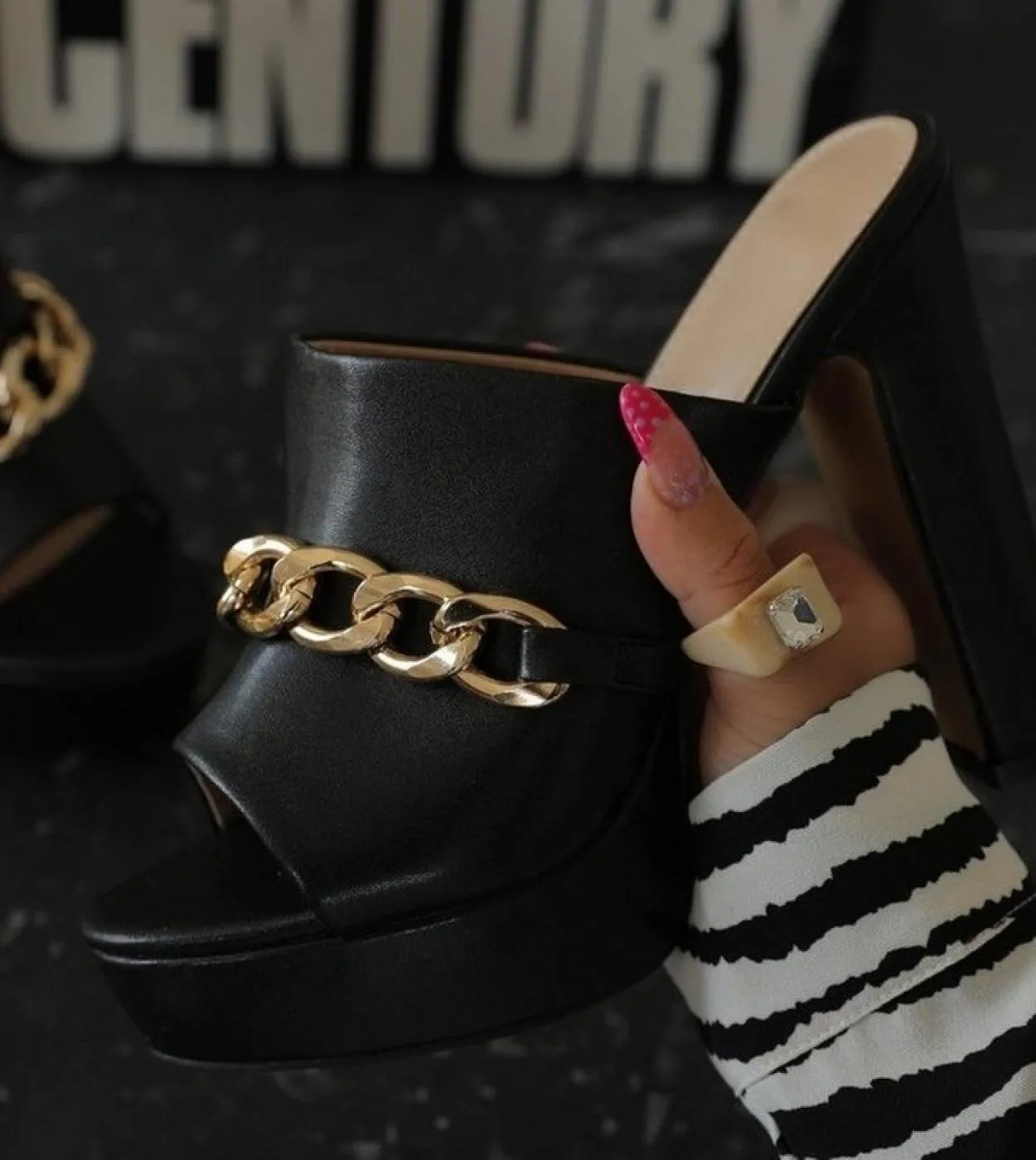 Sandali con plateau alla moda Chunky Tacchi altissimi Scarpe da donna con catena Slingback Pantofole peep toe Brevi sandali Muje