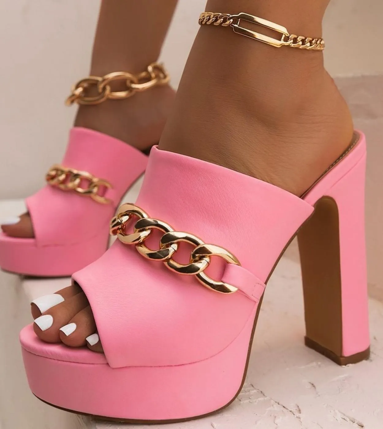Sandali con plateau alla moda Chunky Tacchi altissimi Scarpe da donna con catena Slingback Pantofole peep toe Brevi sandali Muje