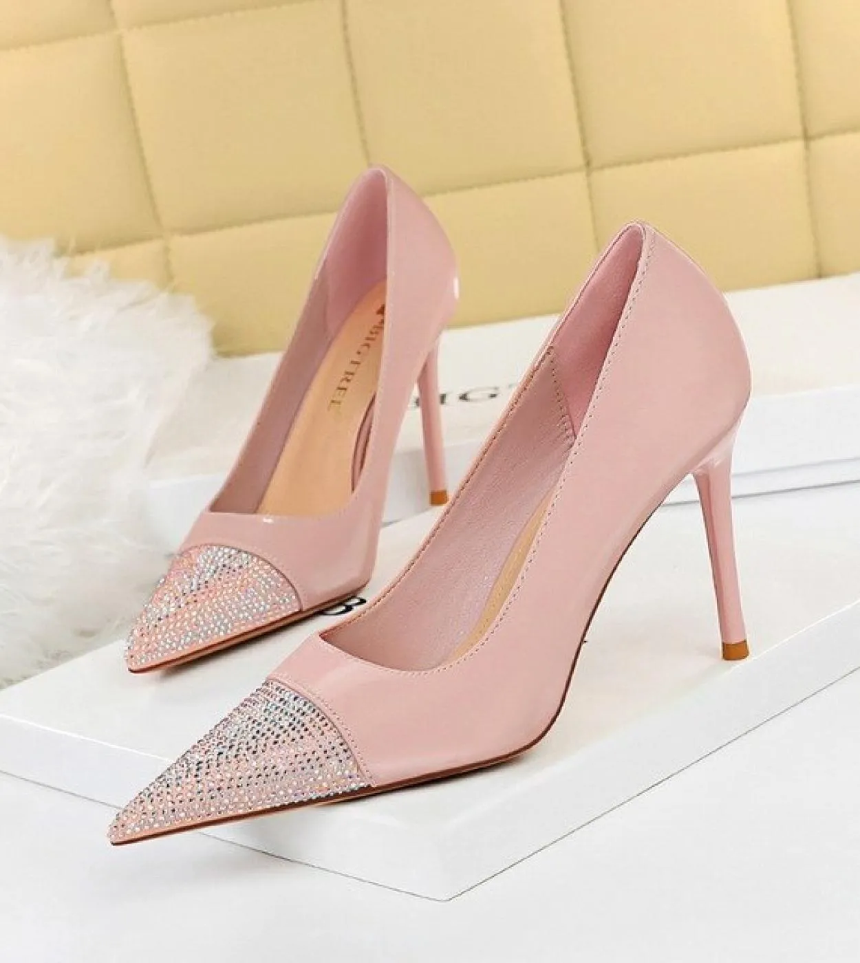 Scarpe Bigtree Scarpe da donna con strass Scarpe in pelle Pu Scarpe da donna Tacchi alti Scarpe da donna Scarpe con tacco a spil