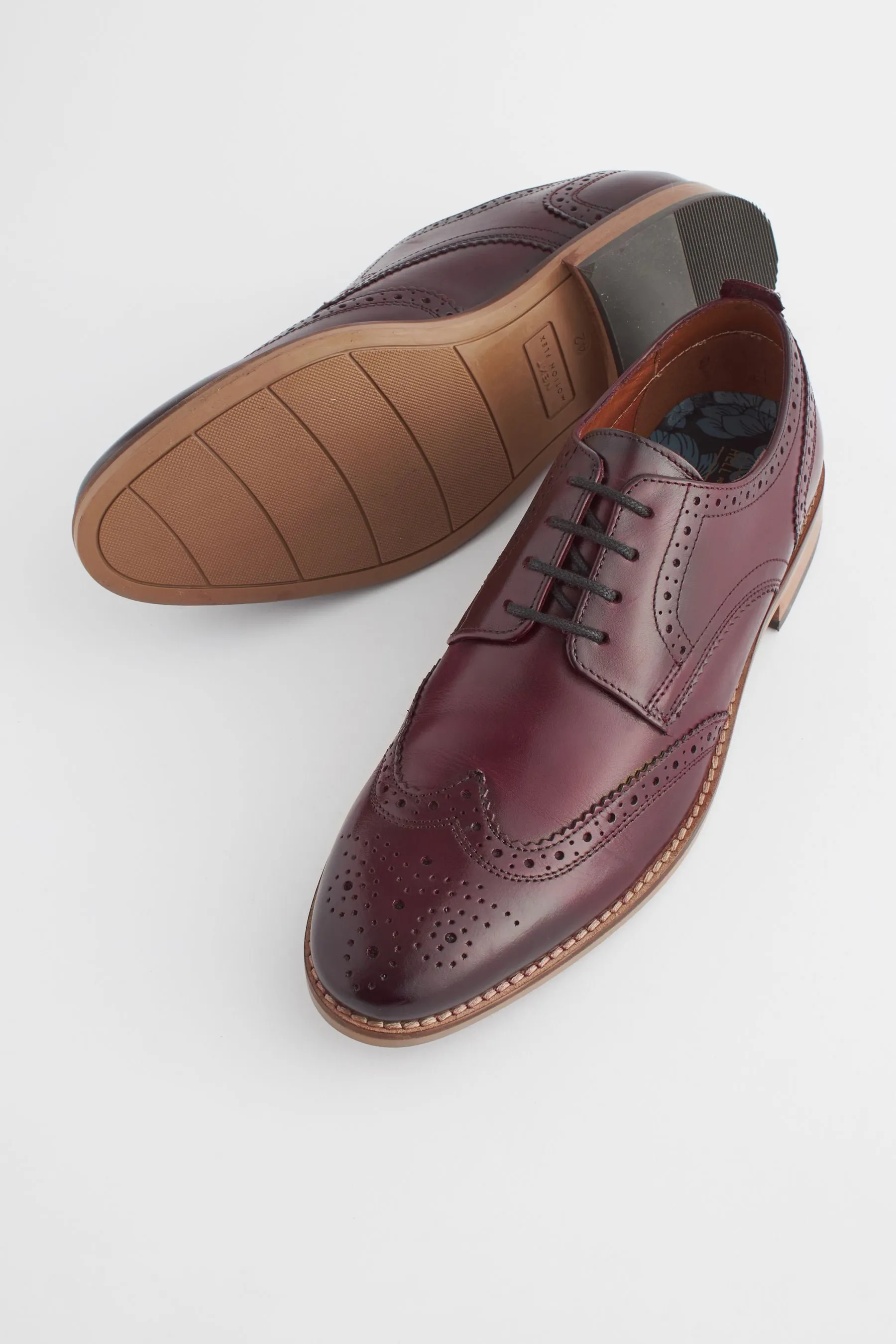 Scarpe brogue in pelle con suola a contrasto    