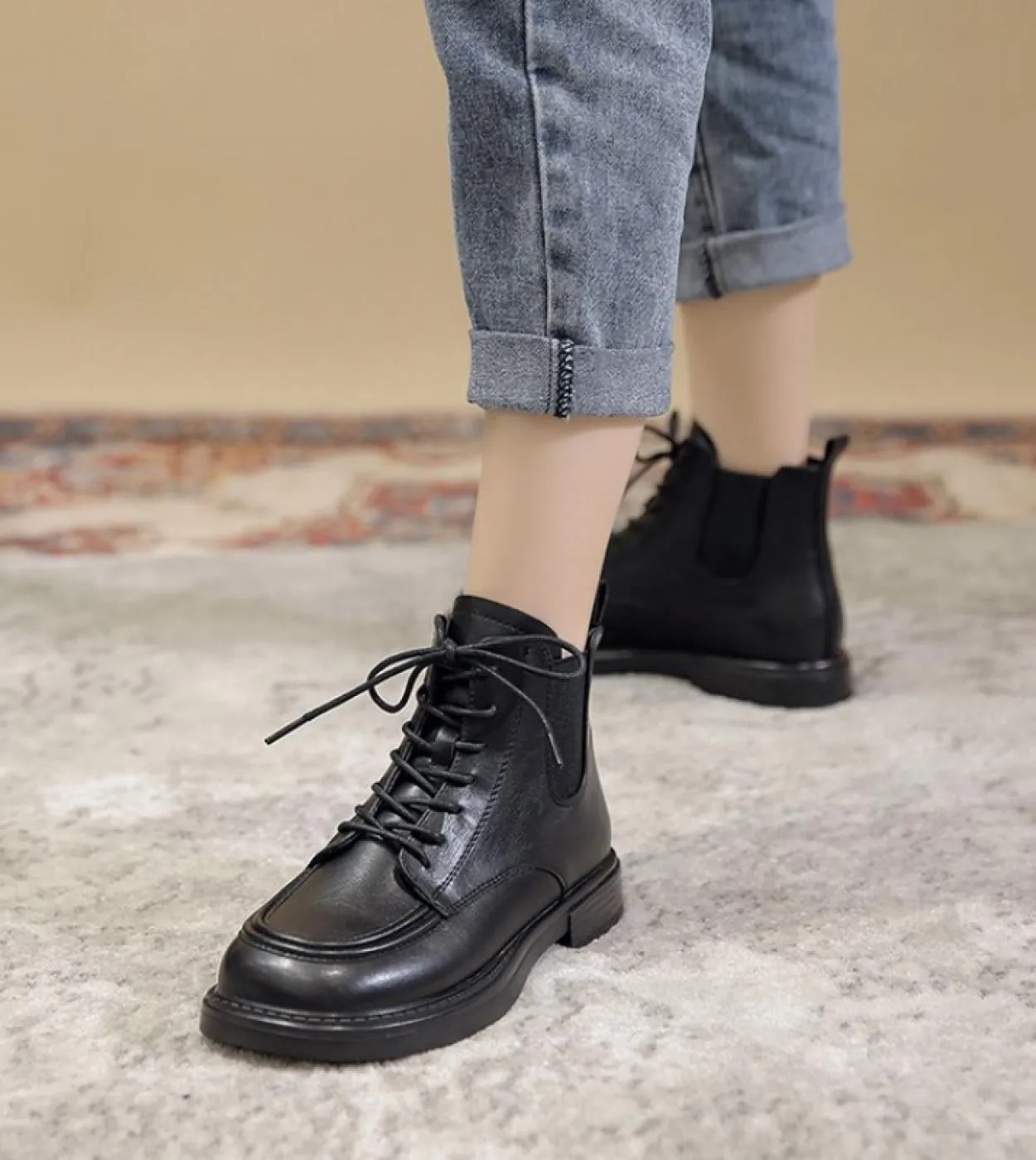 Stivaletti da donna 2022 New Autumn Winter Fashion British Style Pu Stivaletti da donna in pelle con plateau Scarpe con lacci da
