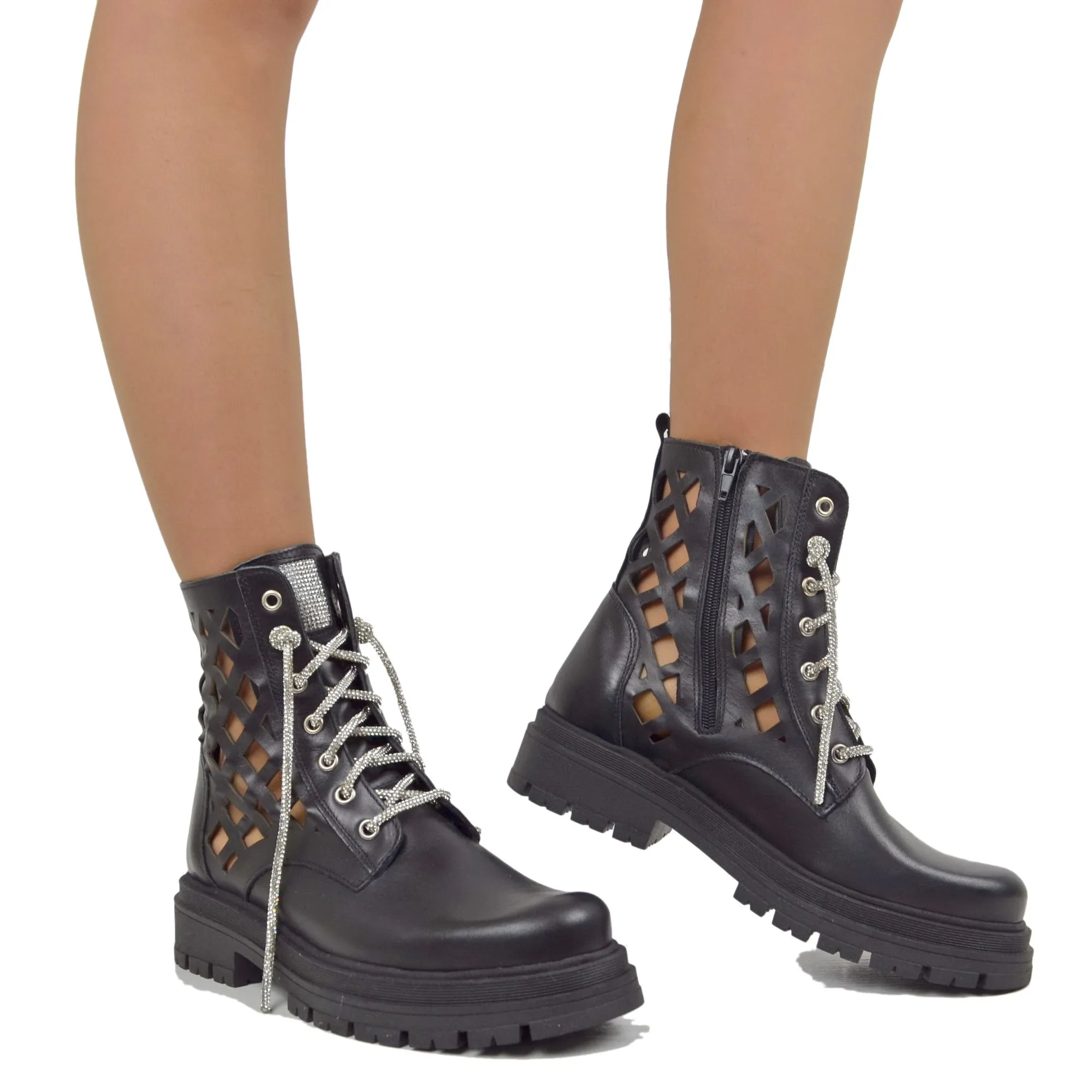 Stivaletti Donna Biker Neri in Pelle Traforata Made in Italy