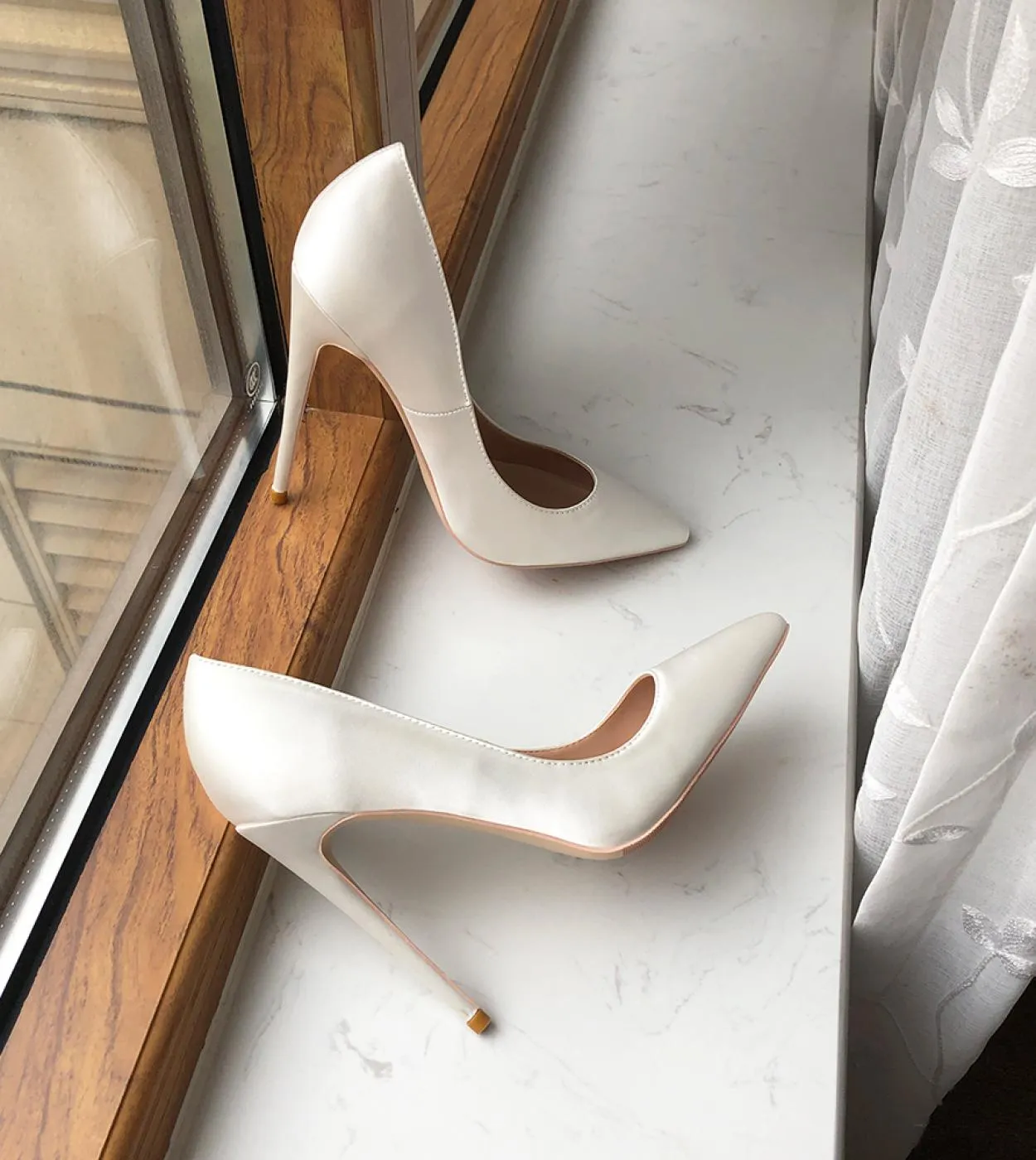 Tikicup Donna Punta a punta in raso bianco 8cm 10cm 12cm Tacco alto Abito da sposa Scarpe Eleganti da donna Slip On Décolleté a