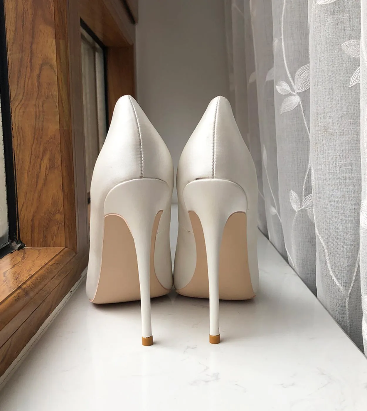 Tikicup Donna Punta a punta in raso bianco 8cm 10cm 12cm Tacco alto Abito da sposa Scarpe Eleganti da donna Slip On Décolleté a