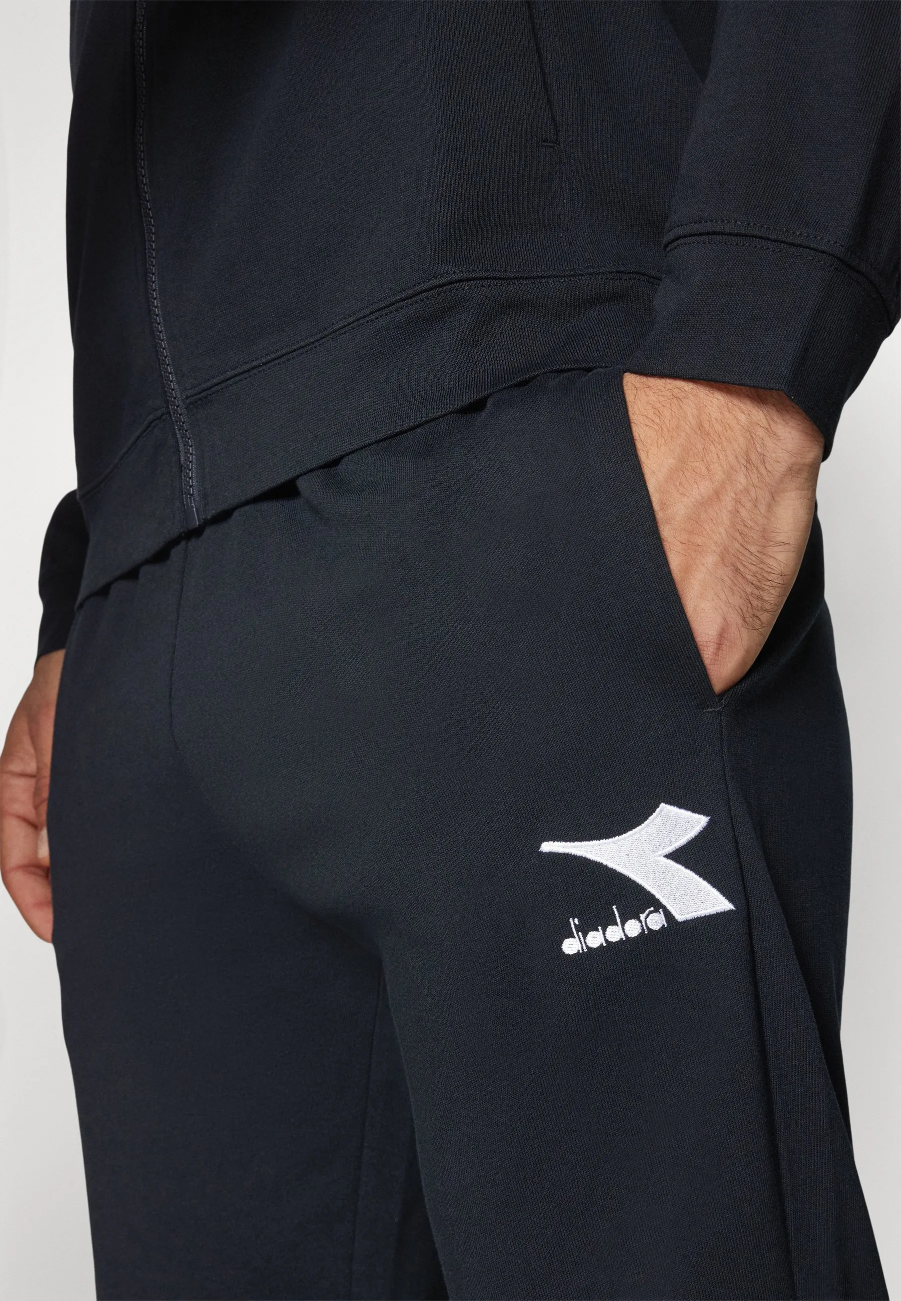 TRACKSUIT CORE - Tuta