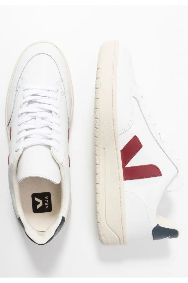 Veja Sneakers V-12