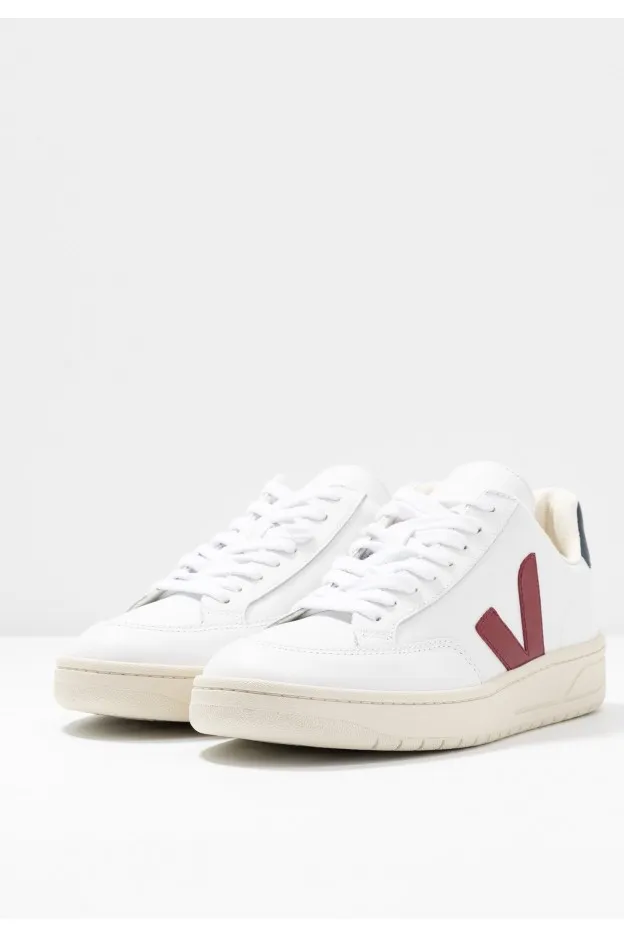 Veja Sneakers V-12