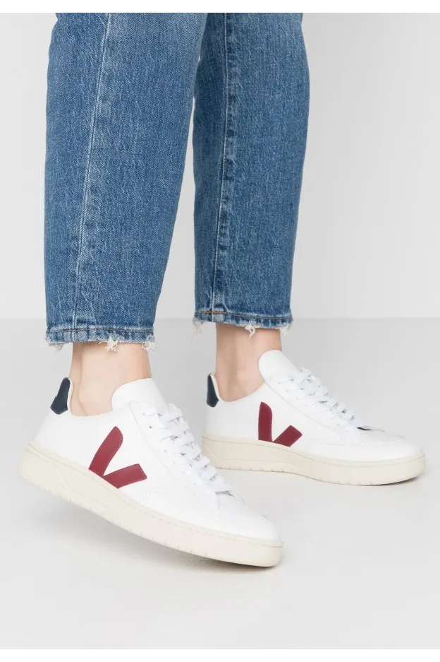 Veja Sneakers V-12
