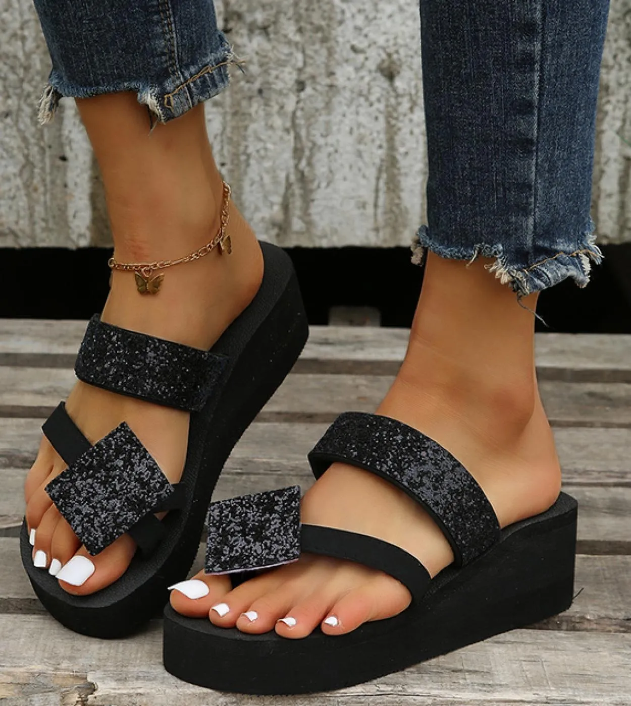 Zeppe da donna Infradito Ciabatte con tacco alto Sandali con plateau estivi 2022 Nuove scarpe da donna Scivoli Décolleté Sandali